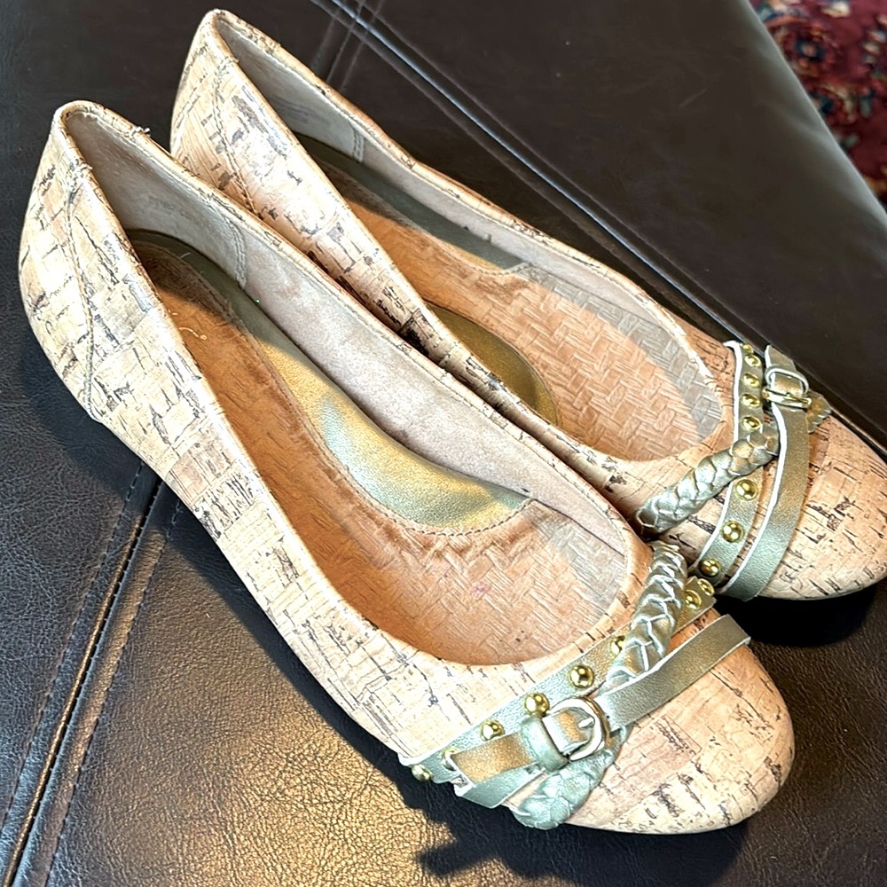 Børn b.ø.c. Cork Flats comfort with braided, leather, gold, buckle, studs detail